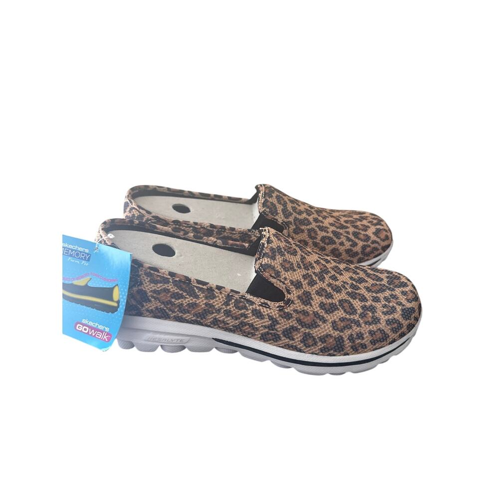 Skechers GOwalk slip-on walking shoes 9.5 B
